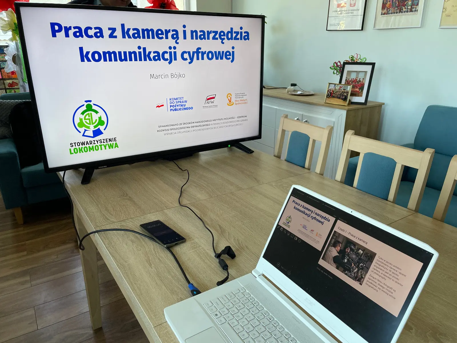 Przygotowanie szkolenia z pracy z kamerą i komunikacji cyfrowej
